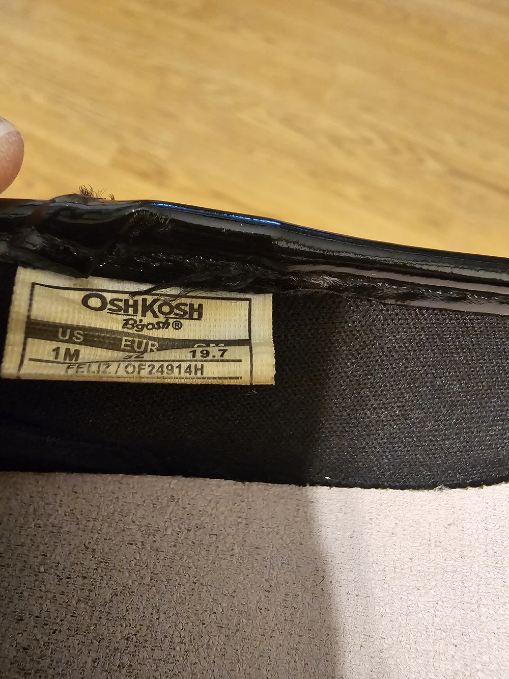 OshKosh B'gosh Girls Black Patent Bow Flats Size 1